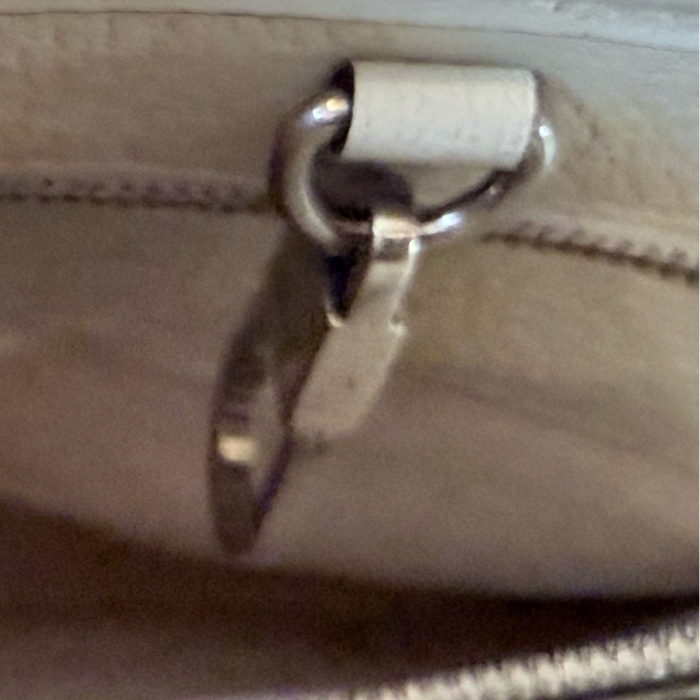 Gucci White Canvas Tote with Green and Red Accents - Picture 7 of 10